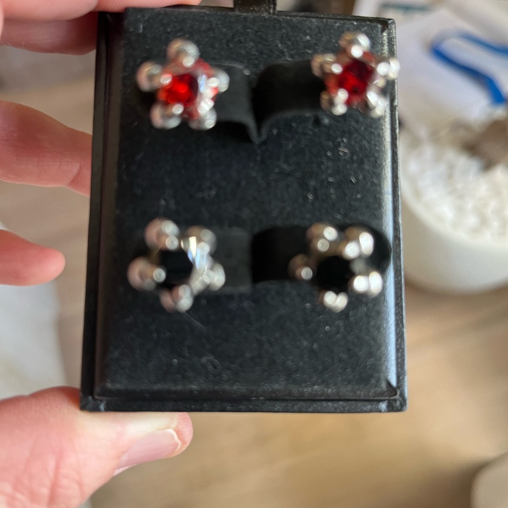 New Blackjack brand 2 set earrings with red and black stones in box